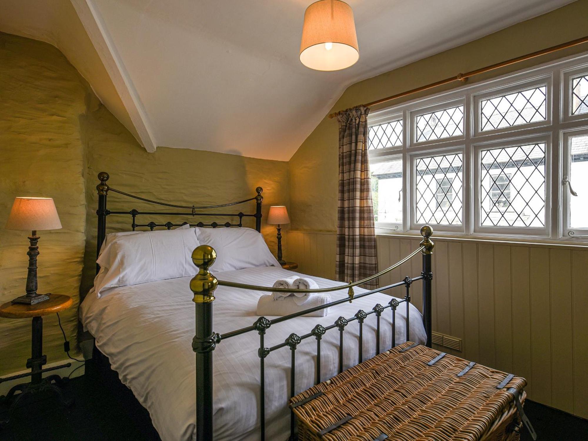Bwthyn Llys Machynlleth Old Court House Villa Екстериор снимка